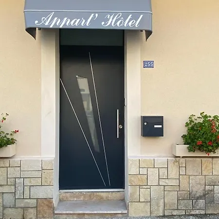 Appart'Hotel Les Perles Du Lac Tombeboeuf Esterno foto