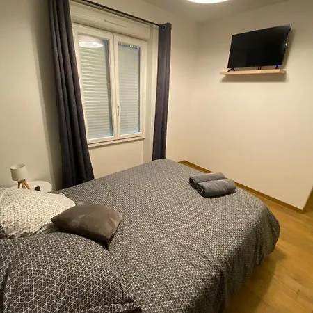Appart'Hotel Les Perles Du Lac Tombeboeuf Esterno foto
